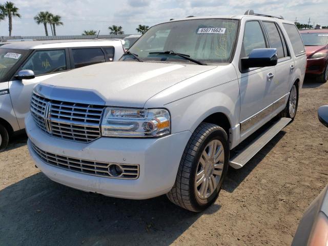 5LMJJ2J56BEJ02800 - 2011 LINCOLN NAVIGATOR 白色 照片 2