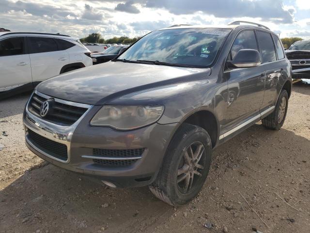 WVGBE77L99D015617 - 2009 VOLKSWAGEN TOUAREG 2 GOLD photo 2