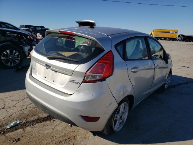 3FADP4EJ2JM112499 - 2018 FORD FIESTA SE SILVER photo 4