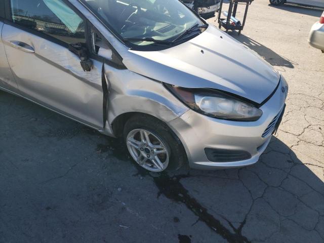 3FADP4EJ2JM112499 - 2018 FORD FIESTA SE SILVER photo 9