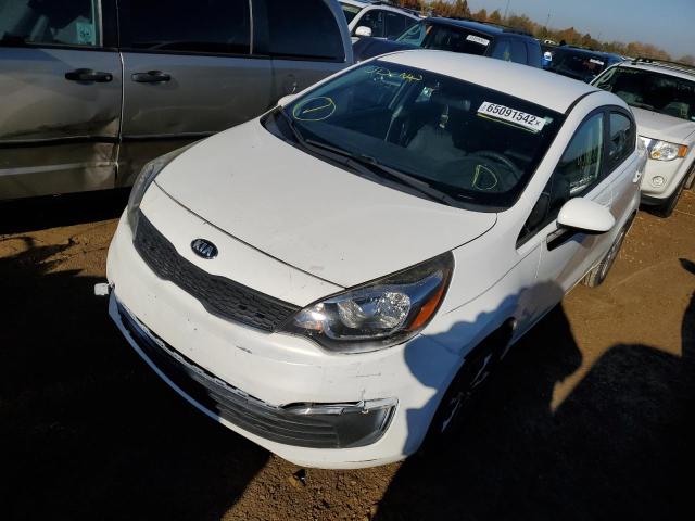 KNADM4A33G6633571 - 2016 KIA RIO LX WHITE photo 2