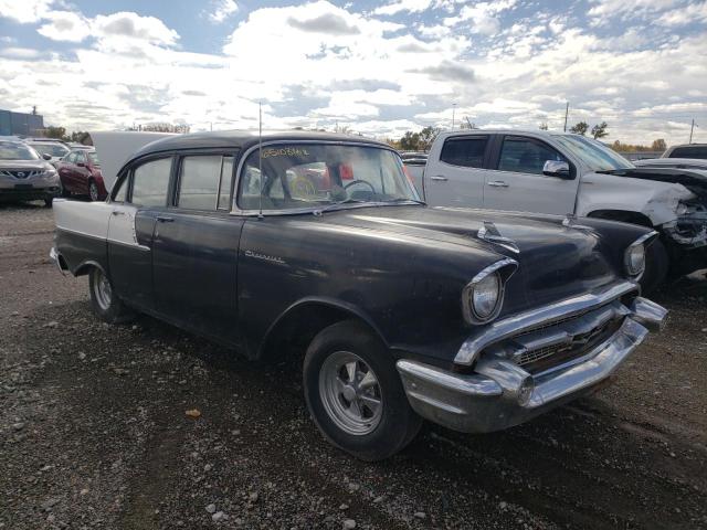 A57J180775 - 1957 CHEVROLET CHEV TWO TONE photo 1