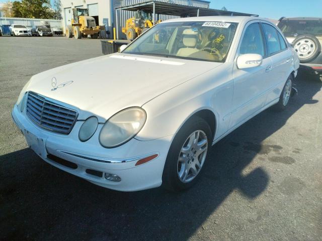 WDBUF65J13A159854 - 2003 MERCEDES-BENZ E 320 WHITE photo 2