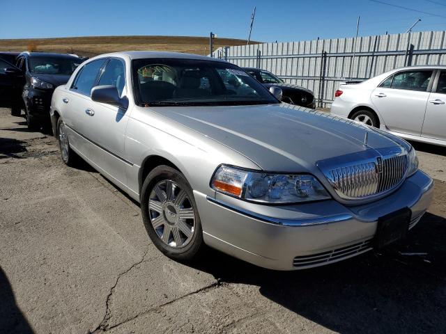 1LNHM83W14Y616606 - 2004 LINCOLN TOWN CAR U SILVER photo 1