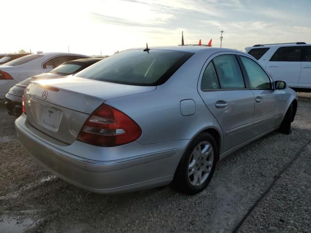 WDBUF65J13X109467 - 2003 MERCEDES-BENZ E 320 SILVER photo 4