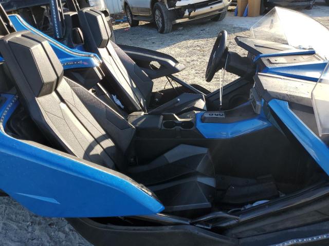 57XAAPHD7L8137872 - 2020 POLARIS SLINGSHOT BLUE photo 5