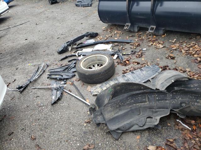 1G4ZP5SS8HU130722 - 2017 BUICK LACROSSE E WHITE photo 9