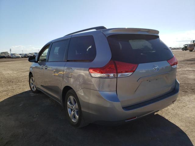 5TDKK3DC8CS177647 - 2012 TOYOTA SIENNA LE SILVER photo 3