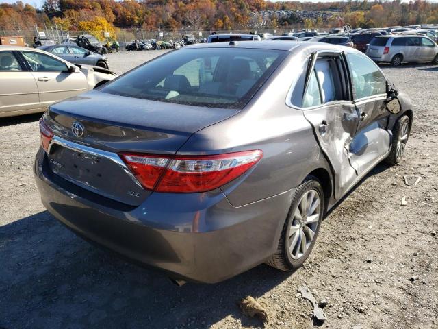 4T1BK1FK5HU578984 - 2017 TOYOTA CAMRY XSE GRAY photo 4