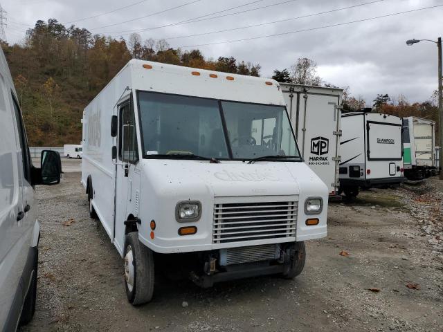 4UZAANBW83CL12470 - 2003 FREIGHTLINER CHASSIS M WHITE photo 1