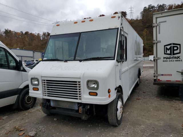 4UZAANBW83CL12470 - 2003 FREIGHTLINER CHASSIS M WHITE photo 2