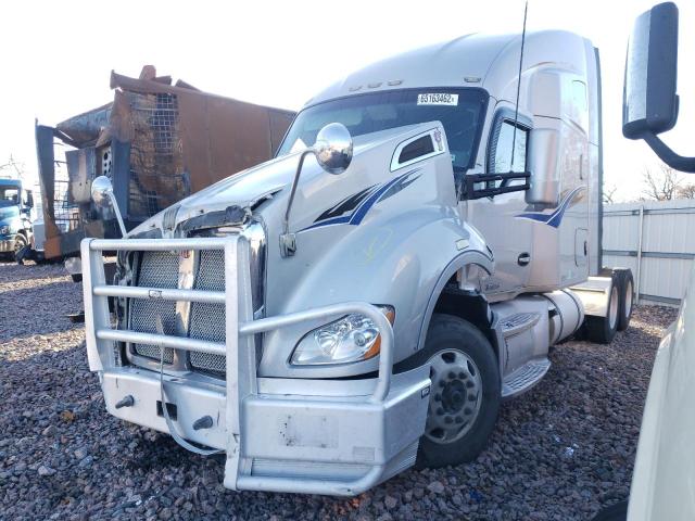 1XKYD49X8EJ413692 - 2014 KENWORTH CONSTRUCTI SILVER photo 2