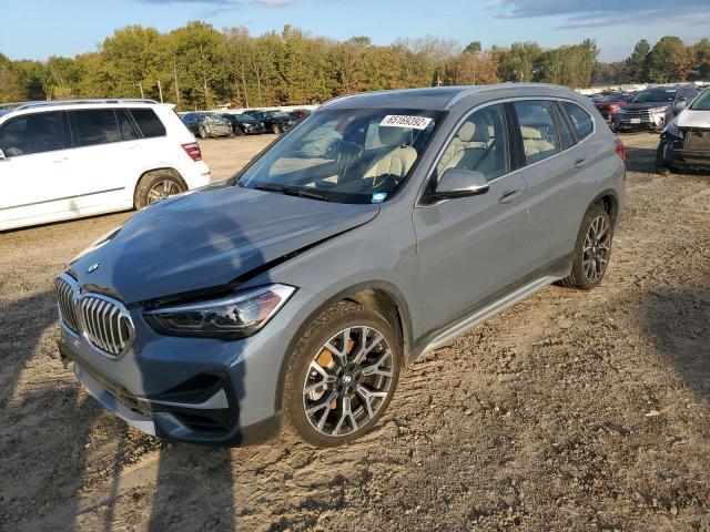 WBXJG9C03M5S05551 - 2021 BMW X1 XDRIVE2 GRAY photo 2