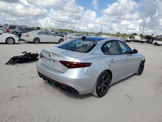 ZARFAEEN9J7566794 - 2018 ALFA ROMEO GIULIA TI SILVER photo 4