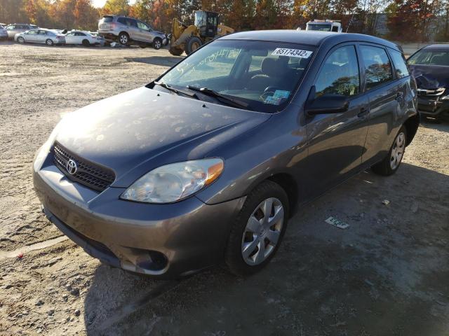 2T1KR32E26C572744 - 2006 TOYOTA MATRIX GRAY photo 2