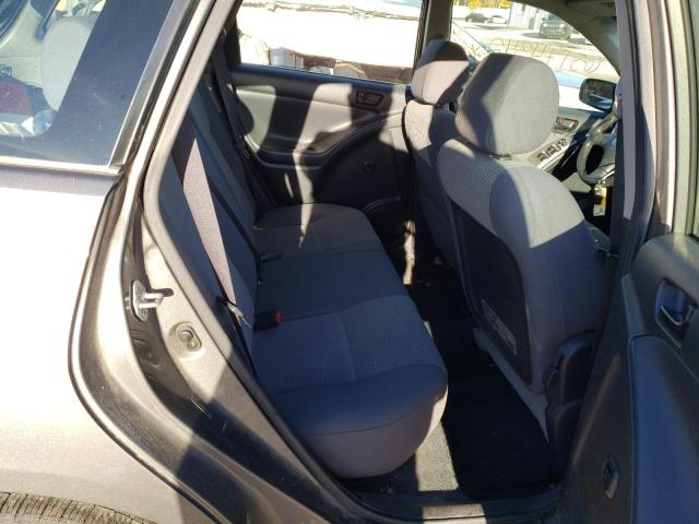 2T1KR32E26C572744 - 2006 TOYOTA MATRIX GRAY photo 6