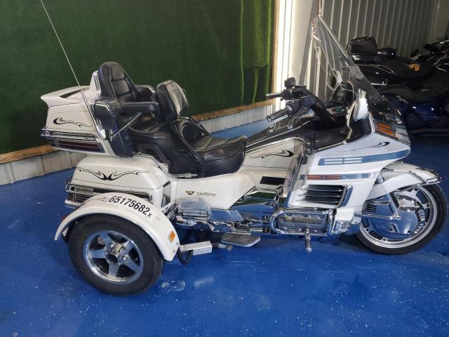 1HFSC2258RA600024 - 1994 HONDA GL1500 SE WHITE photo 10