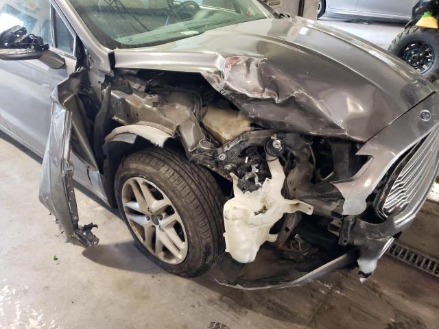 1FA6P0H71E5401211 - 2014 FORD FUSION SE SILVER photo 9