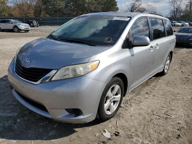 5TDKK3DC1CS244539 - 2012 TOYOTA SIENNA LE SILVER photo 2