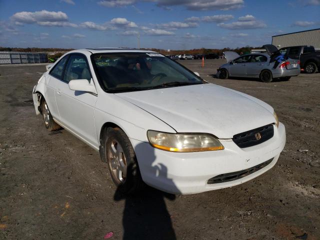 1HGCG2258WA018117 - 1998 HONDA ACCORD WHITE photo 1