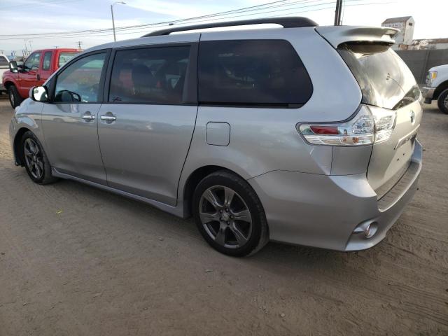 5TDXZ3DC5HS899201 - 2017 TOYOTA SIENNA SE SILVER photo 3