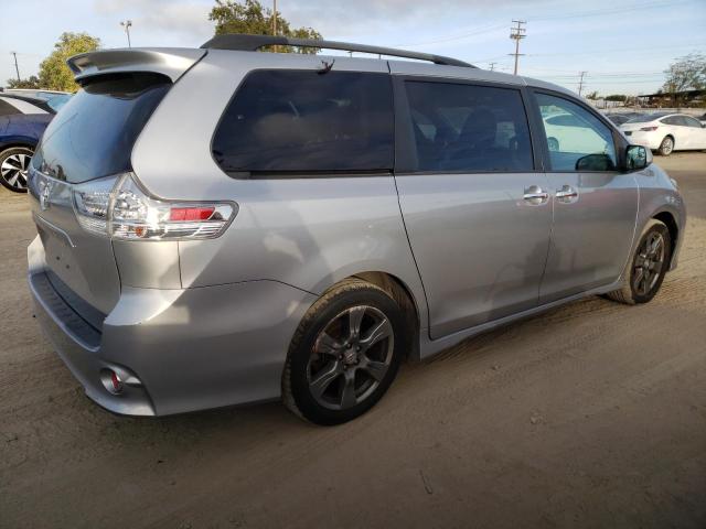 5TDXZ3DC5HS899201 - 2017 TOYOTA SIENNA SE SILVER photo 4