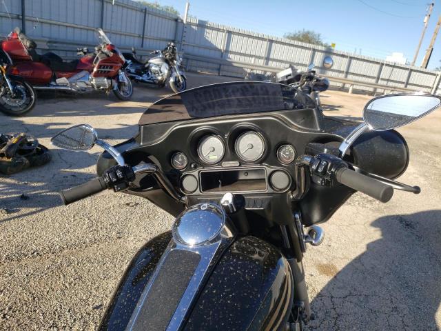 1HD1FMM19BB607078 - 2011 HARLEY-DAVIDSON FLHTP BLACK photo 5