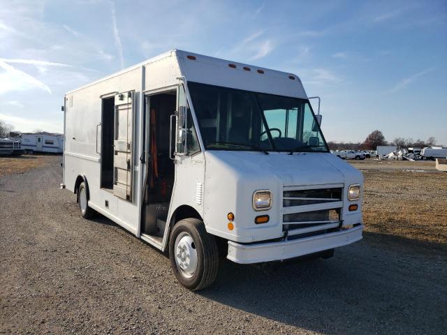 4UZAANBW81CJ13674 - 2001 FREIGHTLINER CHASSIS M WHITE photo 1