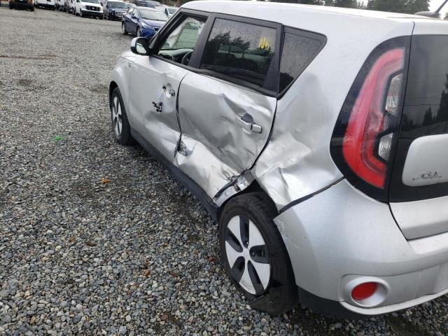 KNDJP3AE6G7014417 - 2016 KIA SOUL EV SILVER photo 10