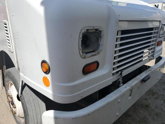 4UZAAPBW84CN63700 - 2004 FREIGHTLINER CHASSIS M WHITE photo 10