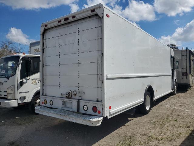 4UZAAPBW84CN63700 - 2004 FREIGHTLINER CHASSIS M WHITE photo 4