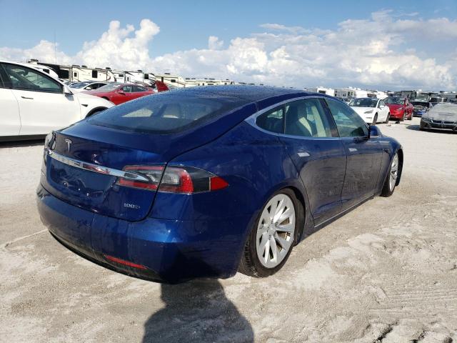 5YJSA1E23HF229100 - 2017 TESLA MODEL S Azul foto 4