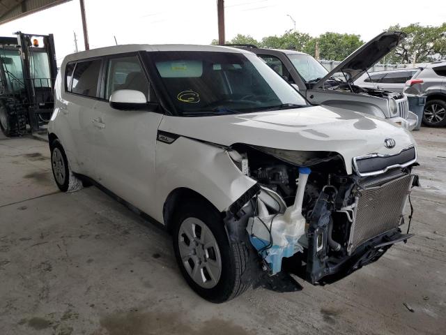 KNDJN2A22G7256269 - 2016 KIA SOUL WHITE photo 1