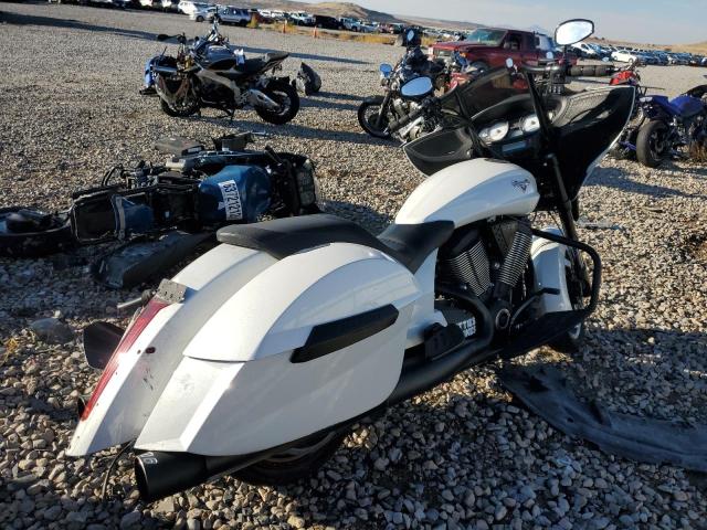 5VPDW36NXE3030974 - 2014 VICTORY MOTORCYCLES CROSS COUN WHITE photo 4
