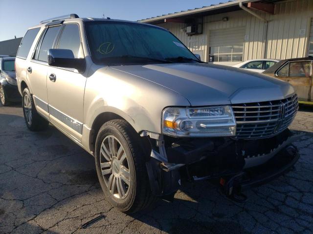 5LMFU28587LJ13206 - 2007 LINCOLN NAVIGATOR SILVER photo 1