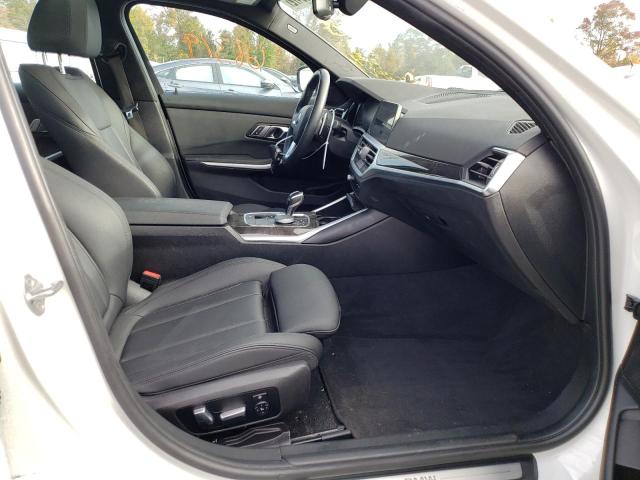 3MW5R7J09L8****** - 2020 BMW 330XI WHITE photo 5