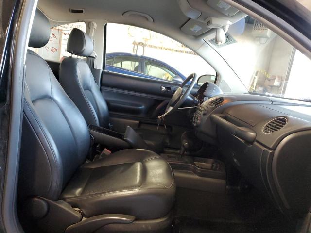 3VWPW3AG9AM020897 - 2010 VOLKSWAGEN NEW BEETLE 黑色 照片 5