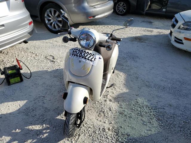 LALAF7005D3006766 - 2013 HONDA NCH50 CREAM photo 2