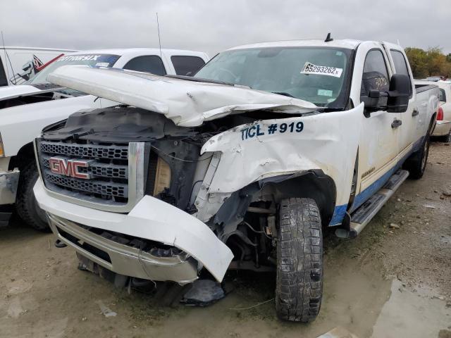 1GT413C83BF135801 - 2011 GMC SIERRA C35 WHITE photo 2