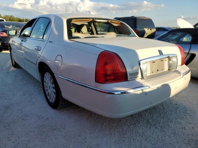 1LNHM82W53Y664173 - 2003 LINCOLN TOWN CAR S WHITE photo 3