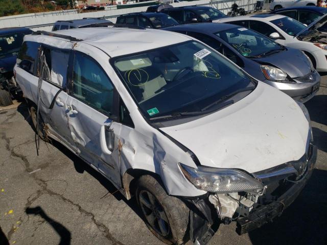 5TDKZ3DC1JS943310 - 2018 TOYOTA SIENNA LE WHITE photo 9