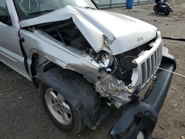 1J4GL58K24W322029 - 2004 JEEP LIBERTY LI SILVER photo 9