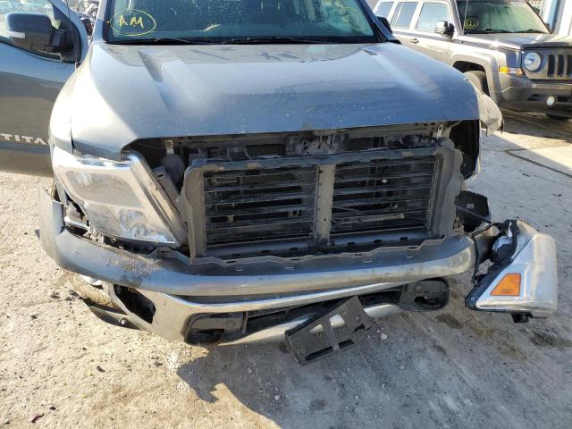 1N6AA1E55JN535144 - 2018 NISSAN TITAN SV SILVER photo 9