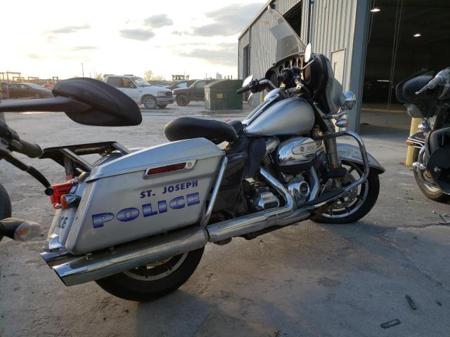 1HD1FMC15JB678004 - 2018 HARLEY-DAVIDSON FLHTP POLI ვერცხლისფერი ფოტო 4