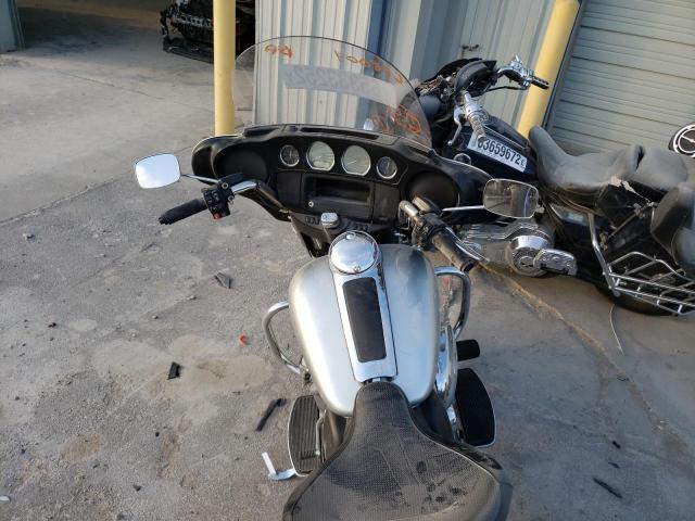 1HD1FMC15JB678004 - 2018 HARLEY-DAVIDSON FLHTP POLI ვერცხლისფერი ფოტო 5