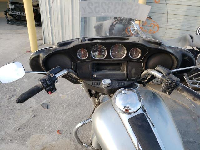 1HD1FMC15JB678004 - 2018 HARLEY-DAVIDSON FLHTP POLI ვერცხლისფერი ფოტო 9