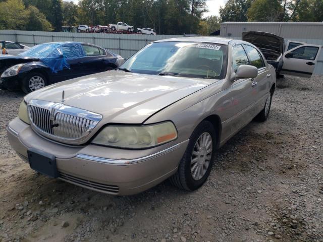 1LNHM82W53Y628502 - 2003 LINCOLN TOWN CAR S TAN photo 2