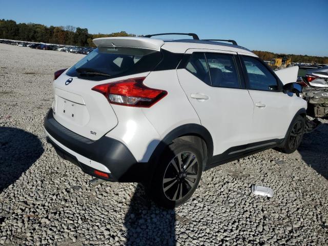 3N1CP5CUXKL513950 - 2019 NISSAN KICKS S WHITE photo 4