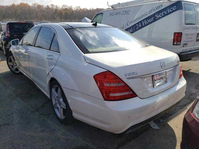 WDDNG8GB3AA330627 - 2010 MERCEDES-BENZ S 550 4MAT WHITE photo 3