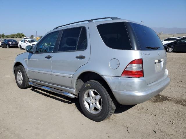 4JGAB54E6YA216373 - 2000 MERCEDES-BENZ ML 320 SILVER photo 3